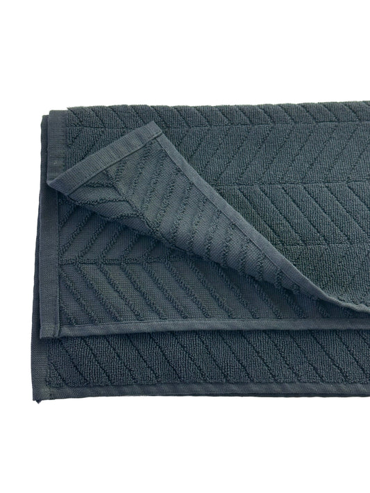 bleach safe salon towels, salon suite, aesthetician, salon suite essentials
